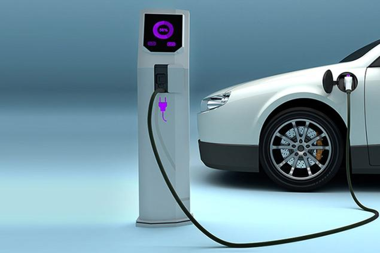 Šogad piecos mēnešos pieprasījums pēc elektroauto ir palielinājies 2,5 reizes