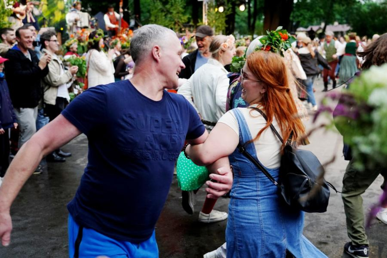 Pašreizējās prognozes: Jāņos gaidāms mēreni silts un brīžiem lietains laiks