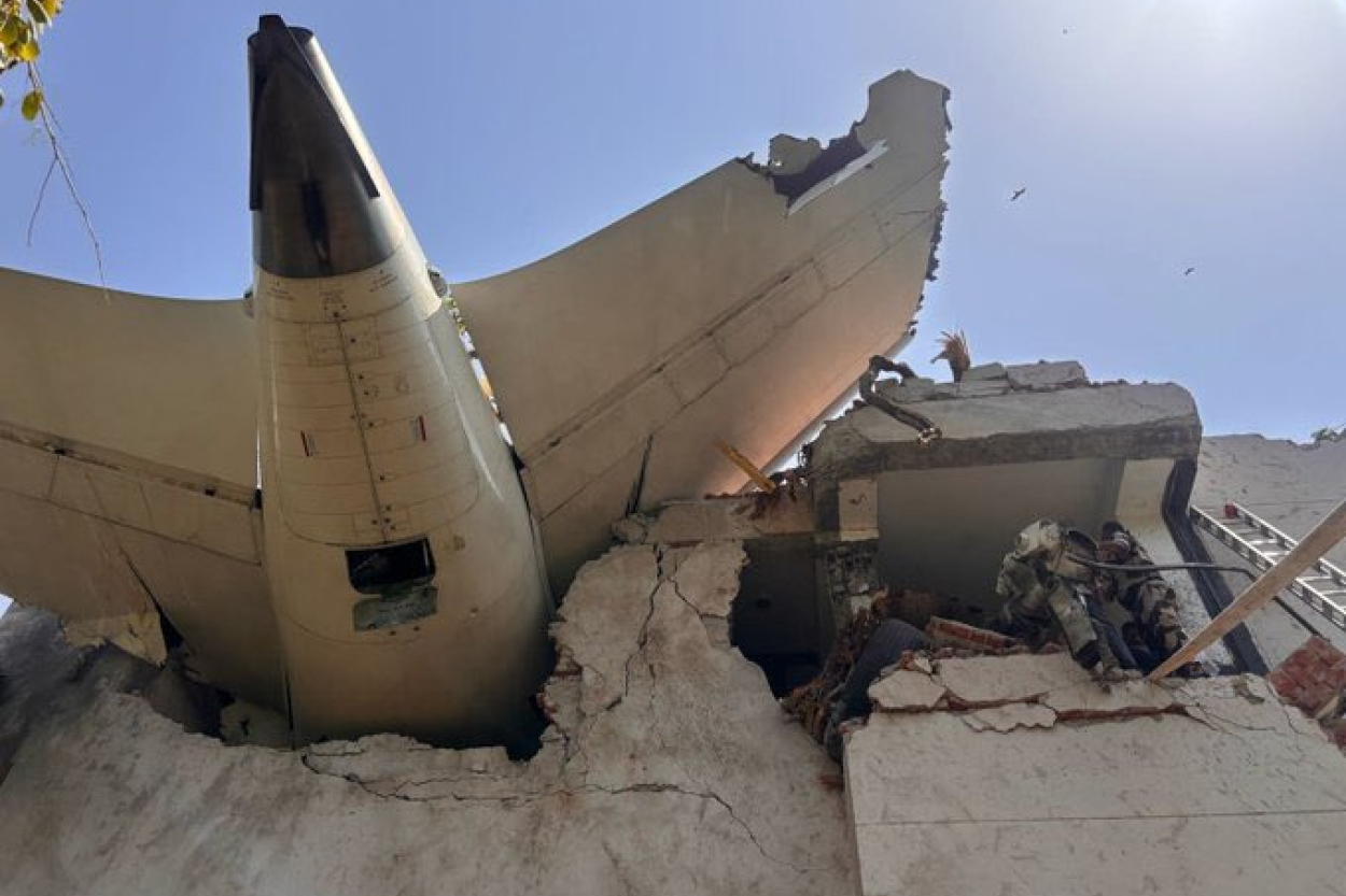 «Air India» lidmašīnas katastrofā bojāgājušo skaits pieaudzis līdz 265