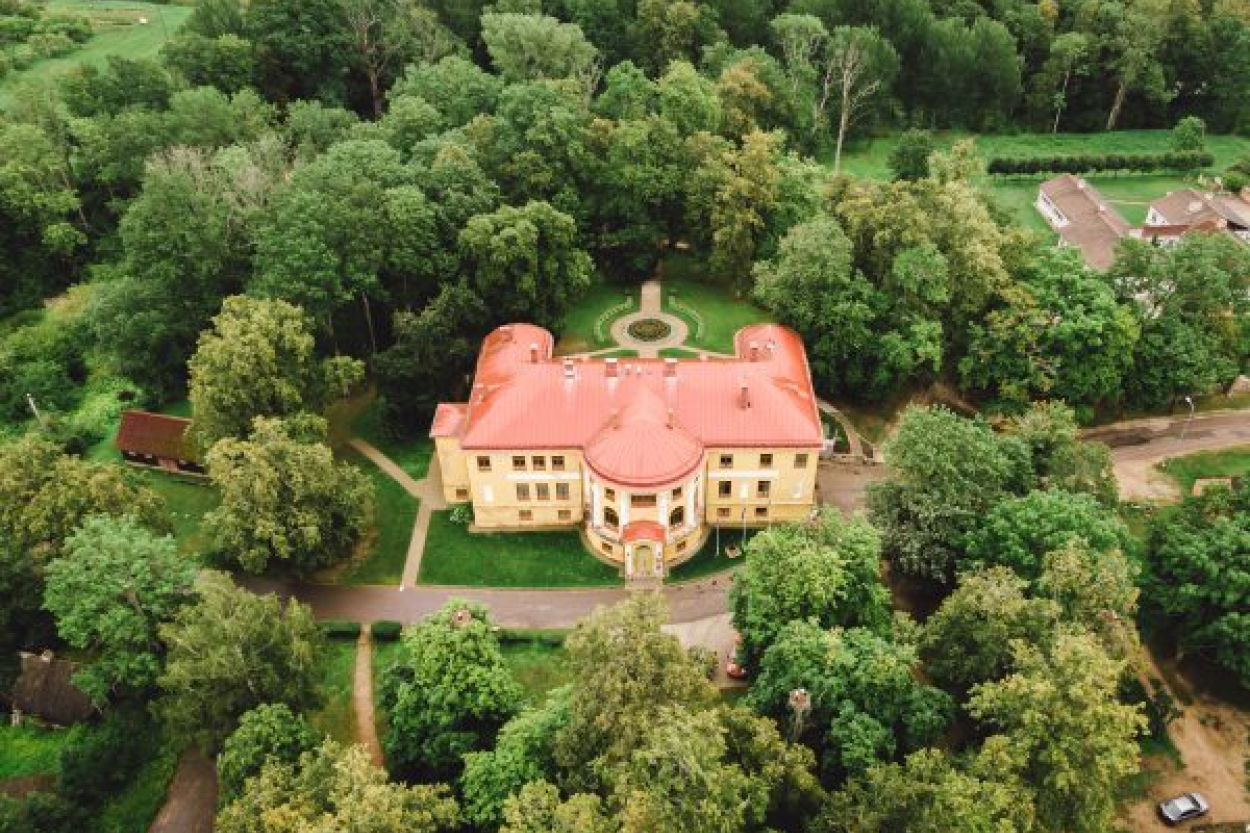 Muižas visā Latvijā piedāvā virkni vasaras aktivitāšu (+VIDEO)
