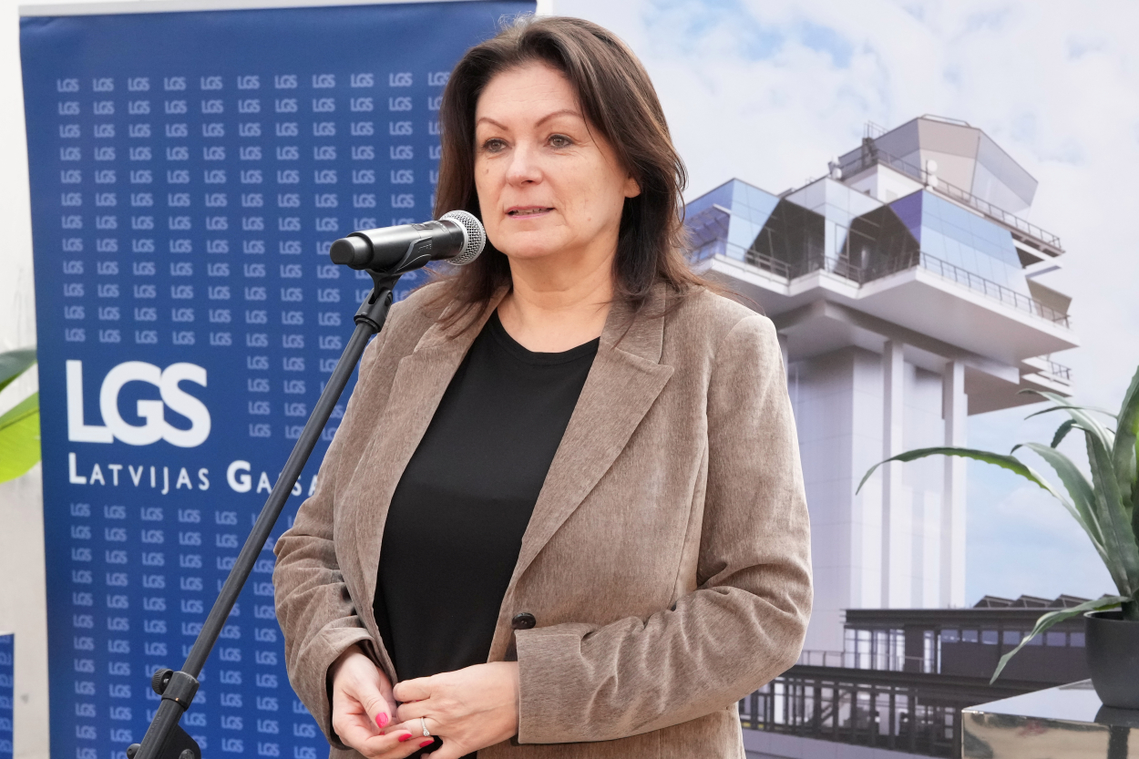 Rīgas lidostas valdes priekšsēdētāja Odiņa pērn amatā nopelnīja 121 100 eiro