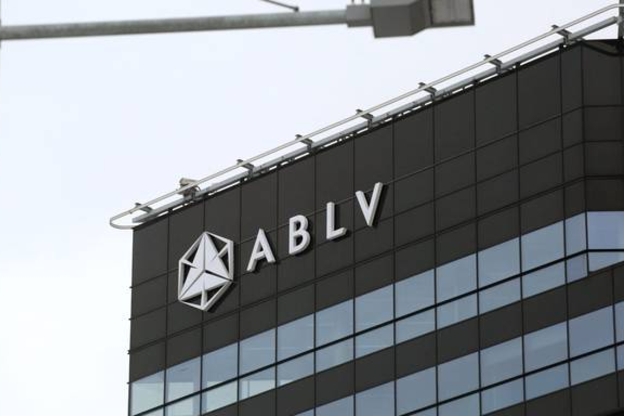 KNAB jāatlīdzina ABLV Bank izdevumi par arestētu naudas līdzekļu uzglabāšanu