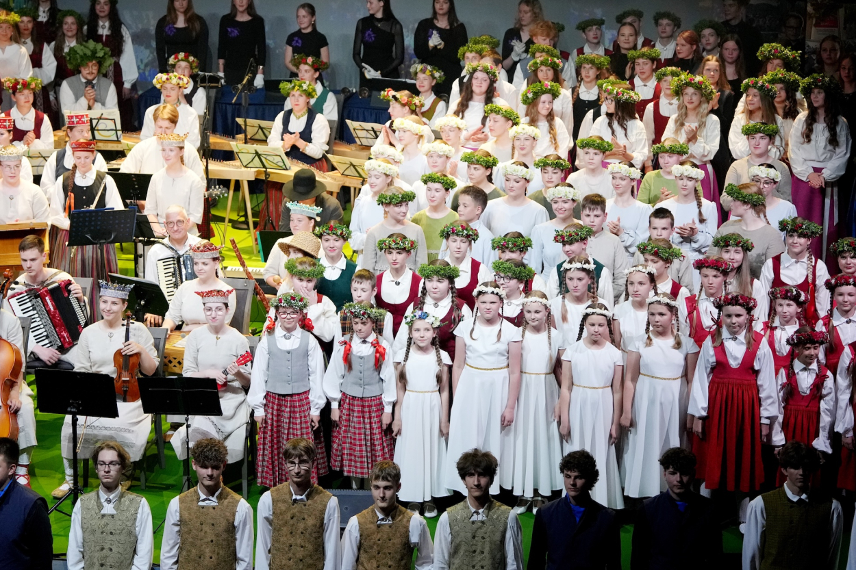 Rīgā turpinās Skolēnu dziesmu un deju svētku pasākumi