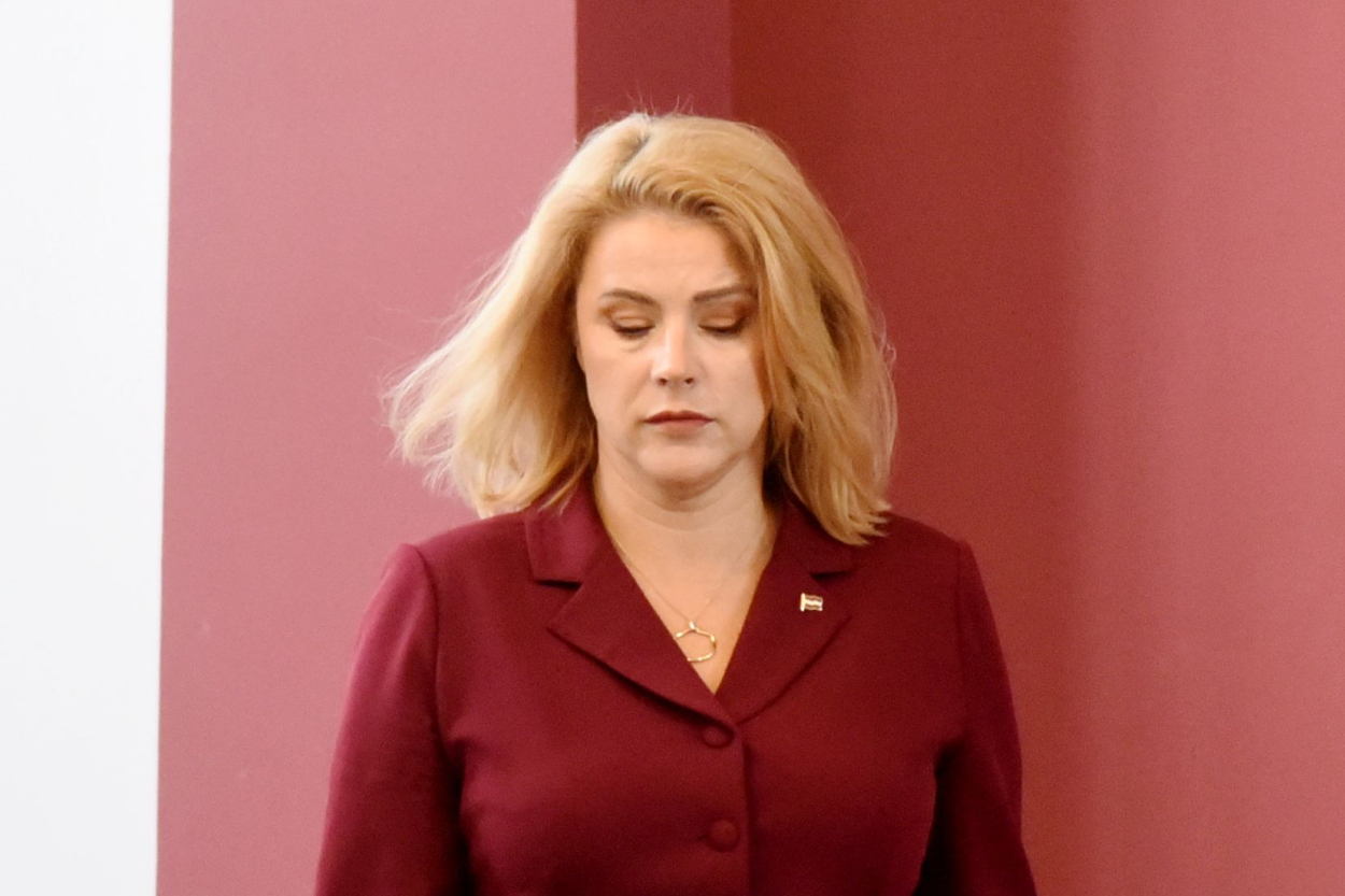 Premjere aicina valsts pārvaldi atteikties no naudas balvām
