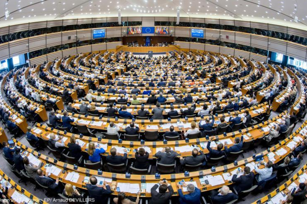 EP nosoda Krievijas brutālos uzbrukumus Ukrainas civiliedzīvotājiem