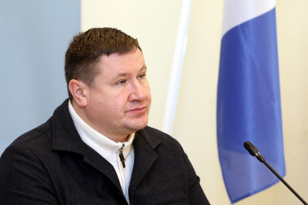 Naktī Ukrainā apšaudes laikā ievainots Ogres novada mērs Helmanis