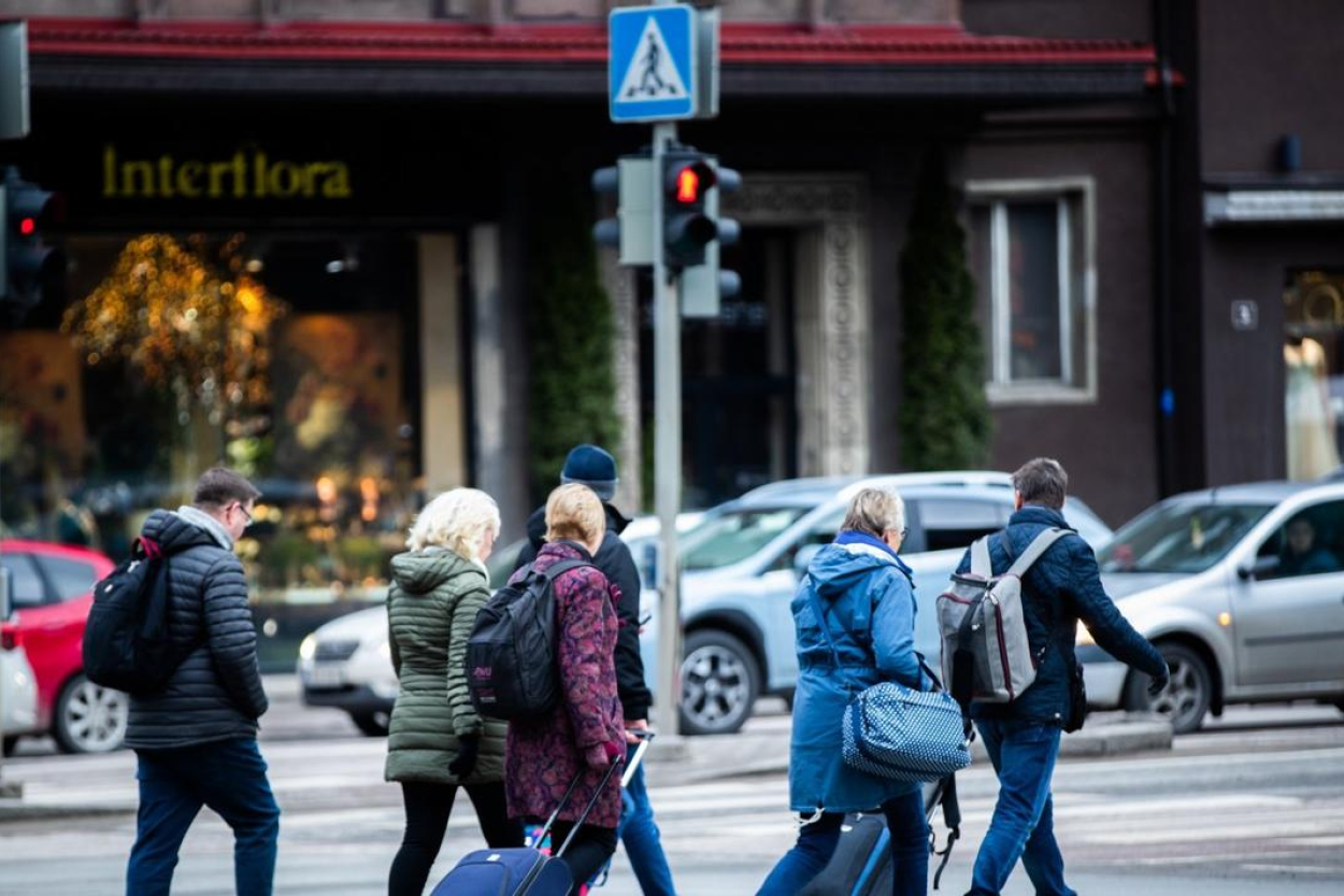 Latvijas iedzīvotājiem viena diena ārvalstīs izmaksājusi 104,4 eiro (+VIDEO)