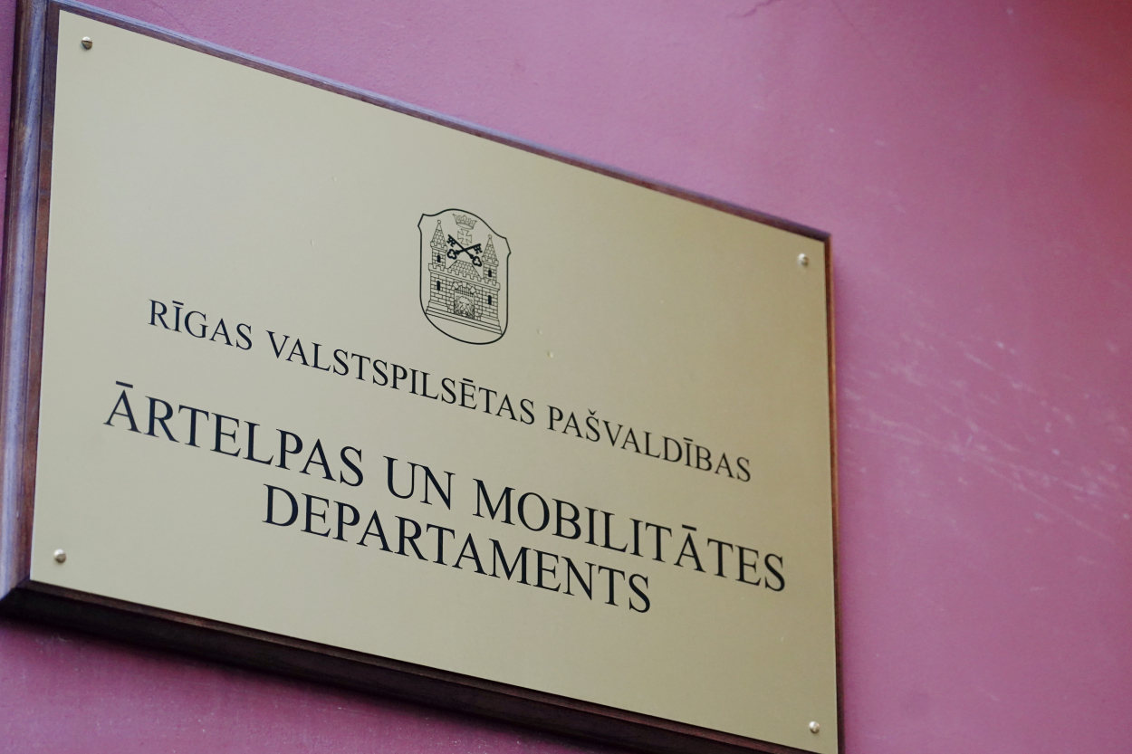 Izsludināts konkurss Ārtelpas un mobilitātes departamenta direktora amatam