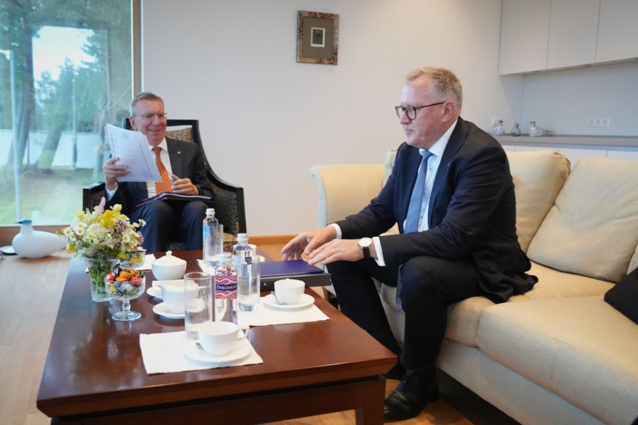Pārrunā budžeta veidošanas gaitu un publiskās pārvaldes izdevumu efektivizāciju