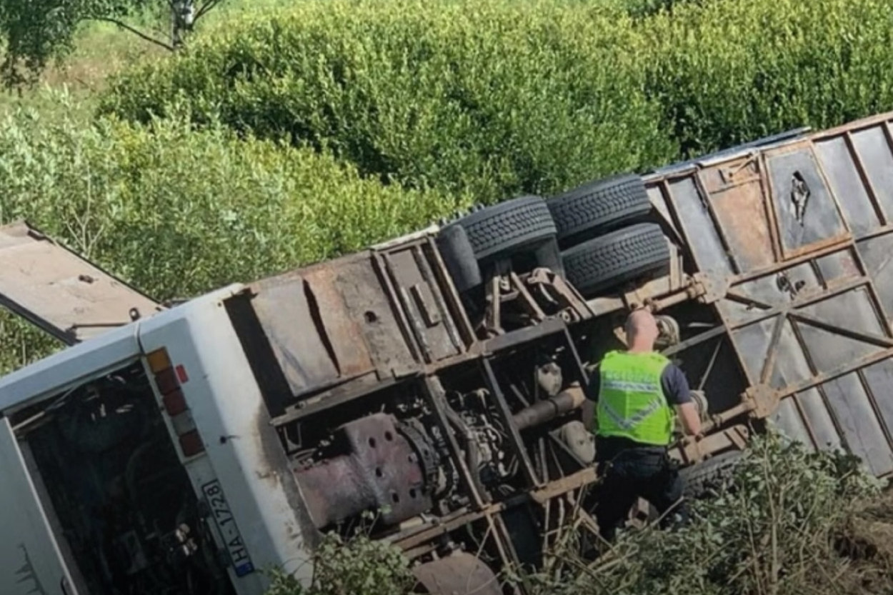 Autobusa avārija ar bērniem – vadītājs neatceras notikušo