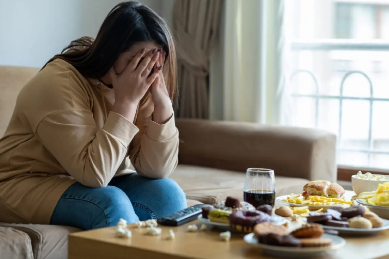 Psiholoģe uzsver: emocionālā ēšana ir nopietns signāls (+VIDEO)