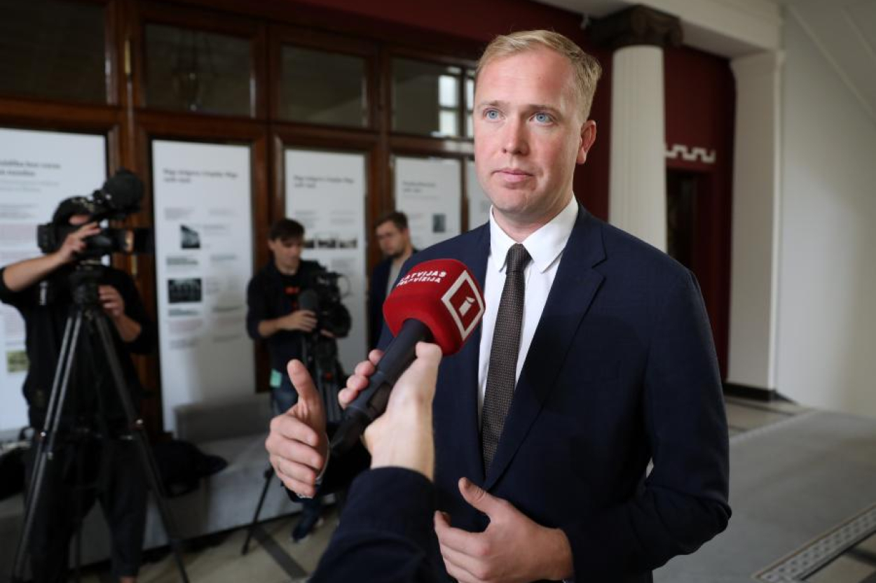 Viktors Valainis: Valsts spiesta iesaistīties banku biznesā