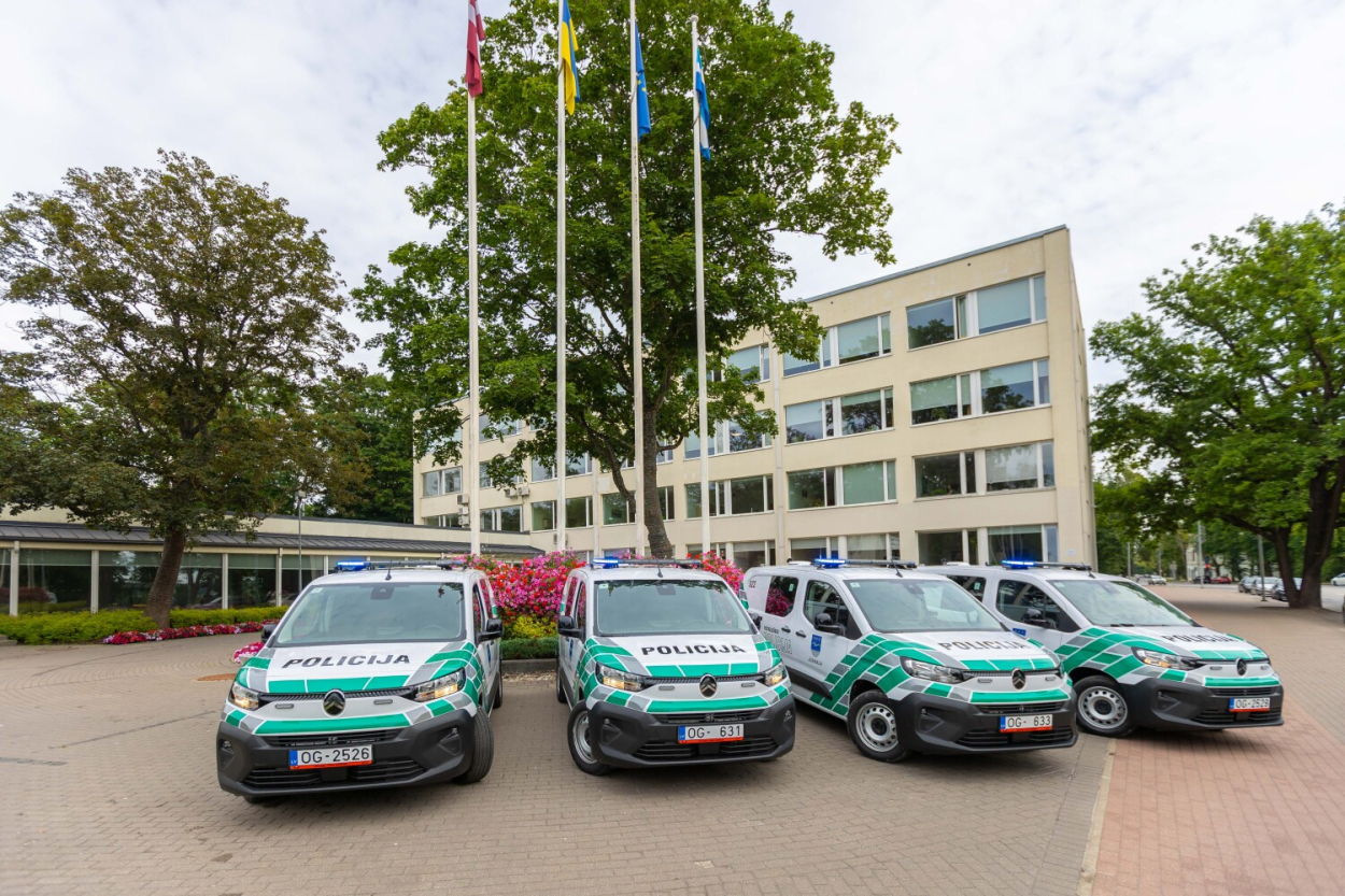 Jūrmalas policijai par 232 400 eiro iegādāti jauni auto un ūdens motocikli