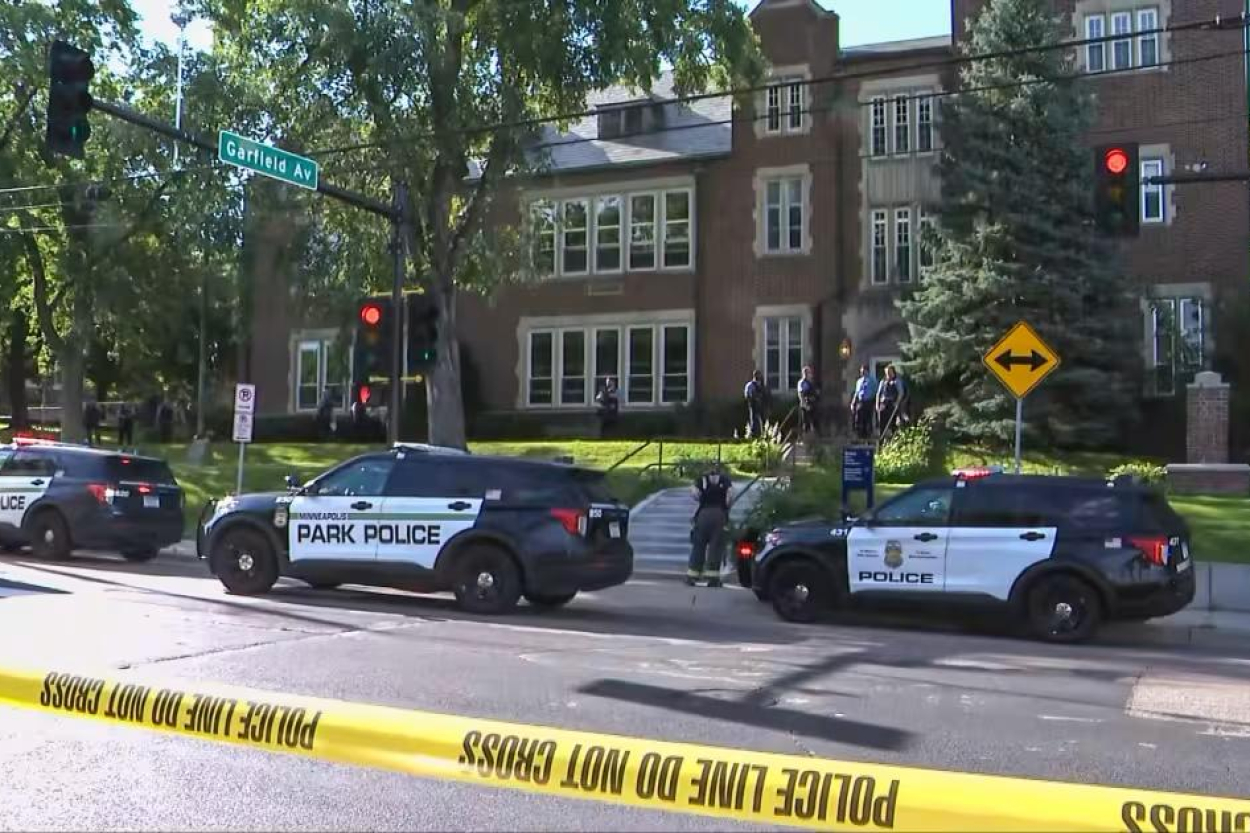 Apšaudē Mineapolisas katoļu skolā divi nogalinātie un 17 ievainotie