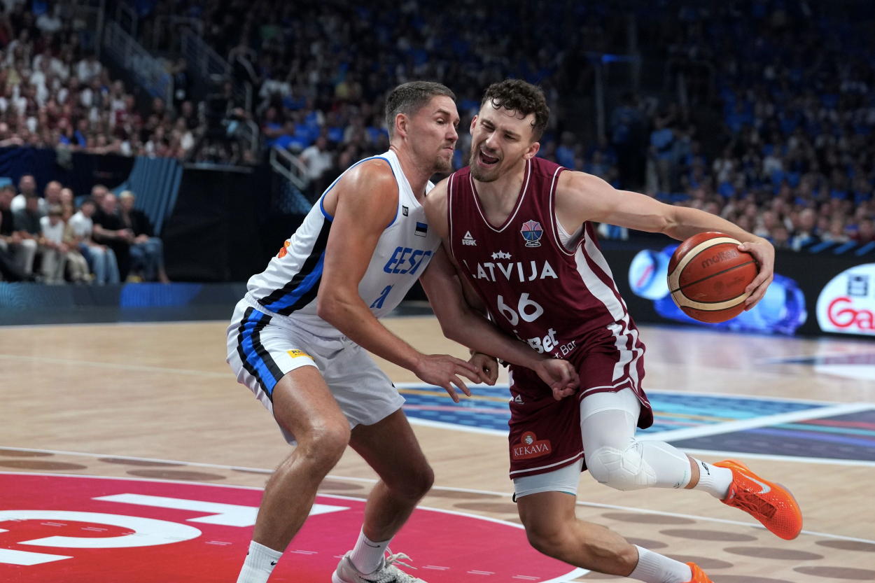 Latvijas basketbolistiem grūta uzvara Eiropas čempionāta mačā ar Igauniju