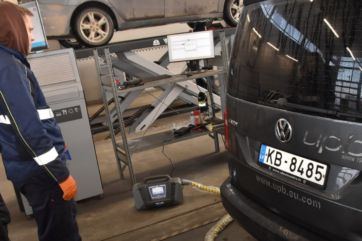 Kvēpu filtru bezmaksas pārbaudē puse Latvijas auto neatbilst prasībām (+VIDEO)