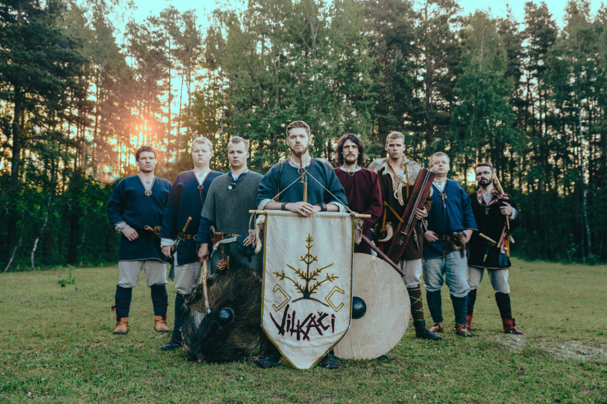 Folkloras kopa «Vilkači»: «Ar Sauli zobenā un Pērkonu sirdī!» (+VIDEO)