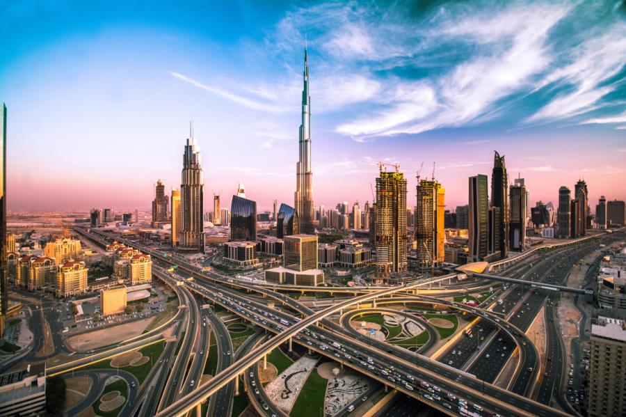 Kas jāzina, pošoties ceļojumā uz mirdzošo brīnumpilsētu Dubaiju (+VIDEO)