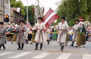 Dalībnieku gājiens - Novadu dižošanās