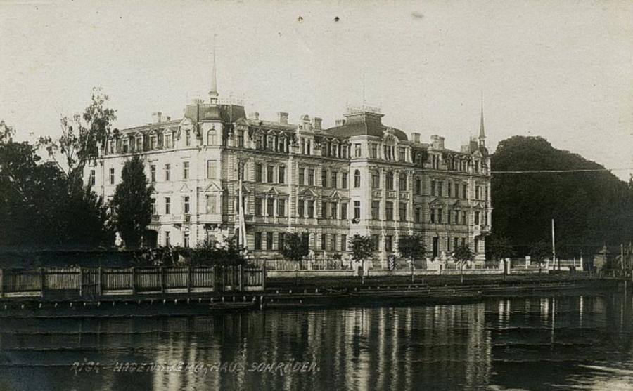 Pils pie ūdens 20. gadsimta sākumā bija viena no Rīgas arhitektūras pērlēm.